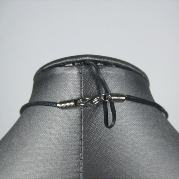 Giraffe Pendant Necklace 32 Inch Black Cord Africa Print Animal Vintage 1990 - Picture 6 of 6